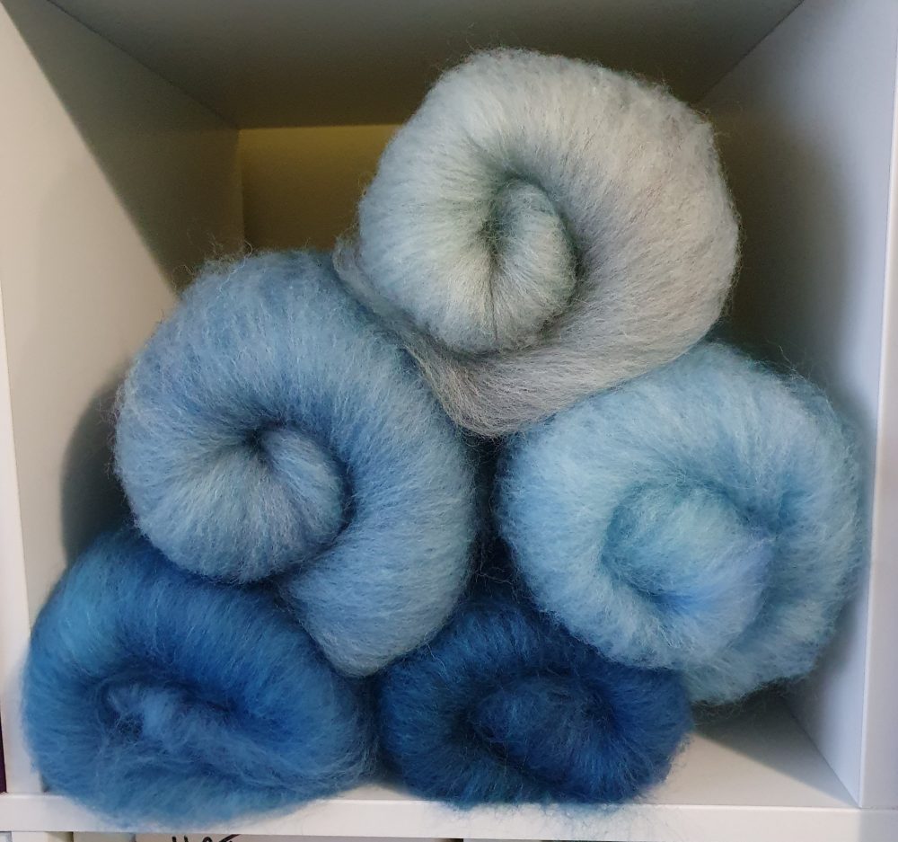 YOP12 Week 38/52 – FO mittens and lampshade fibre prep – HighlandHeffalump